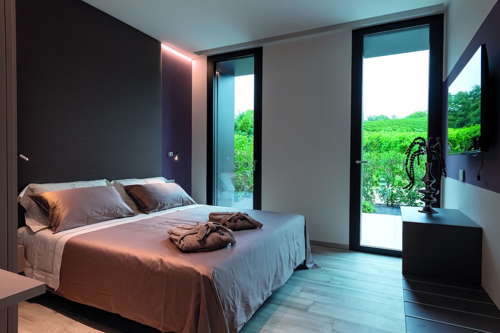 Luxury Condo photo 1