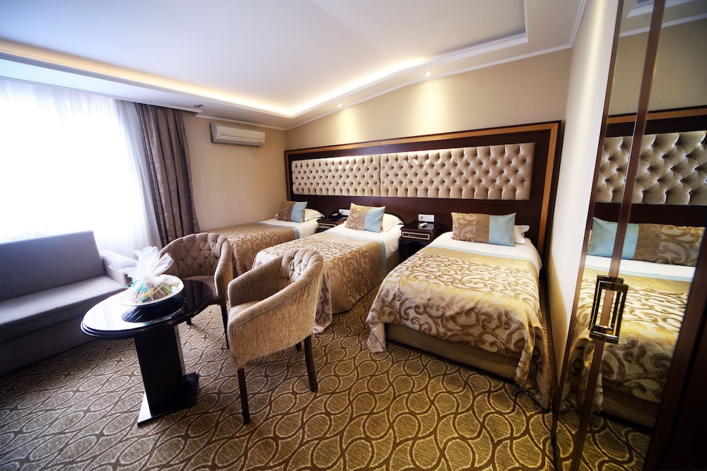 Standard Triple Room photo 2