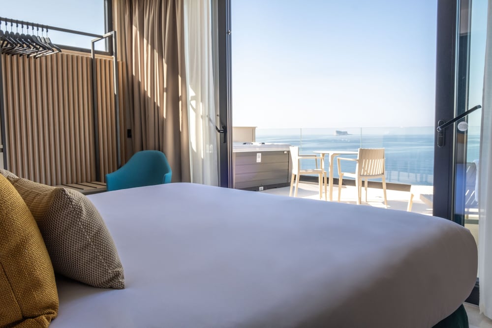 Suite, Hot Tub, Sea View photo 1