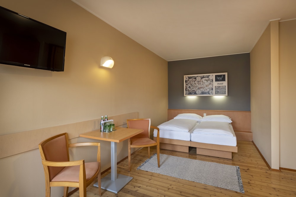 Double Room - Photo 3