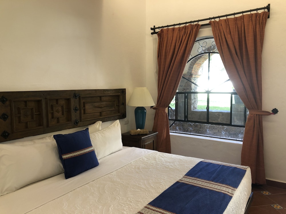 Deluxe Room, 1 King Bed