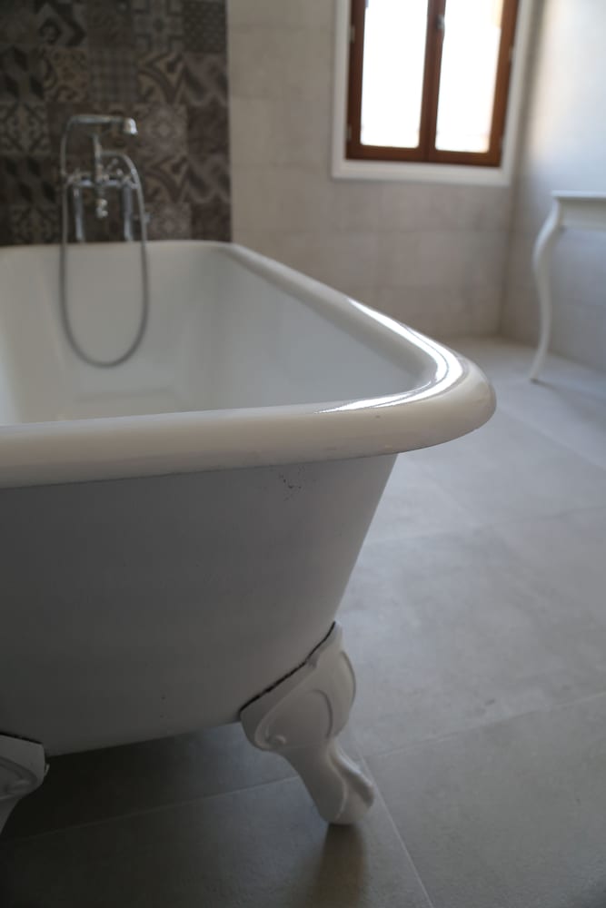 Deluxe Double Room, Bathtub photo 3