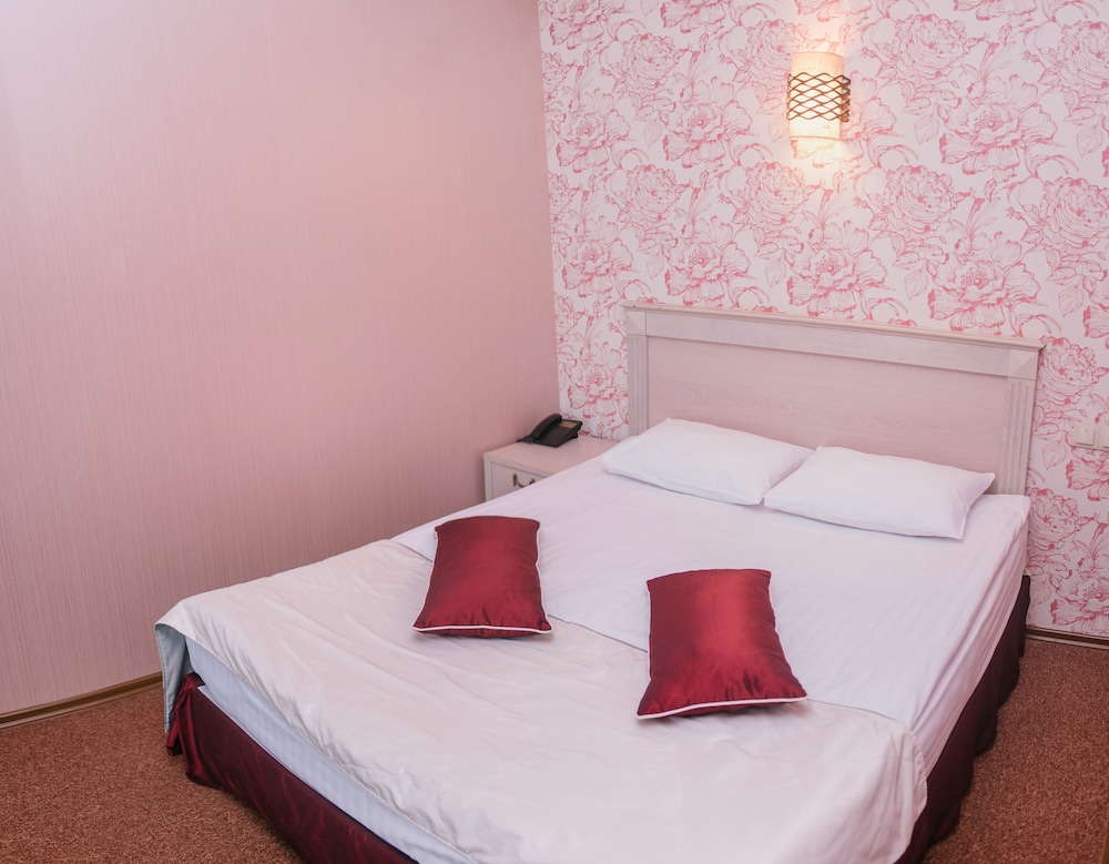 Suite, 1 Queen Bed, Non Smoking photo 1