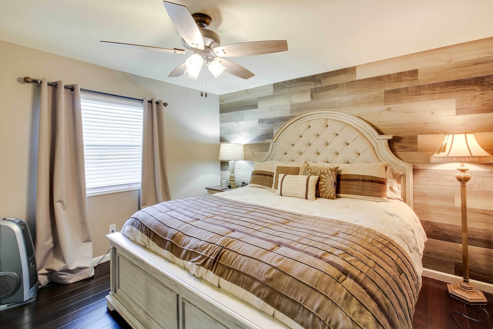 Luxury Room, 1 King Bed, Non Smoking