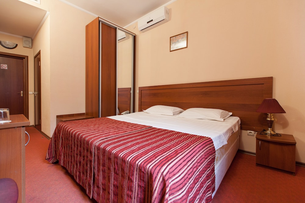 Economy Double or Twin Room photo 2
