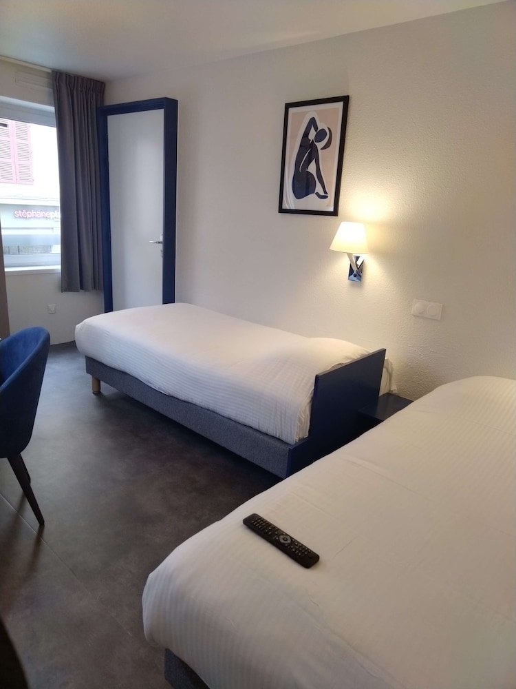 Standard Room, 2 Twin Beds - Photo 3