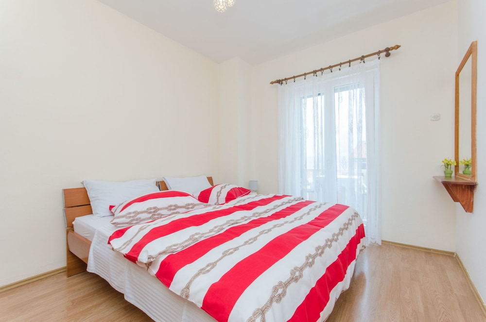 Apartment (A2)