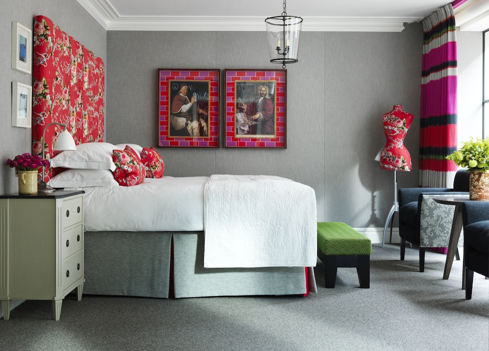Deluxe Junior Suite photo 3