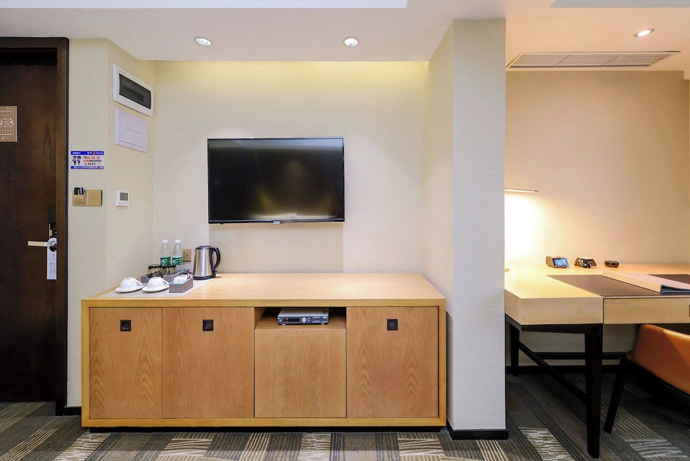 Basic Single Room, City View photo 1