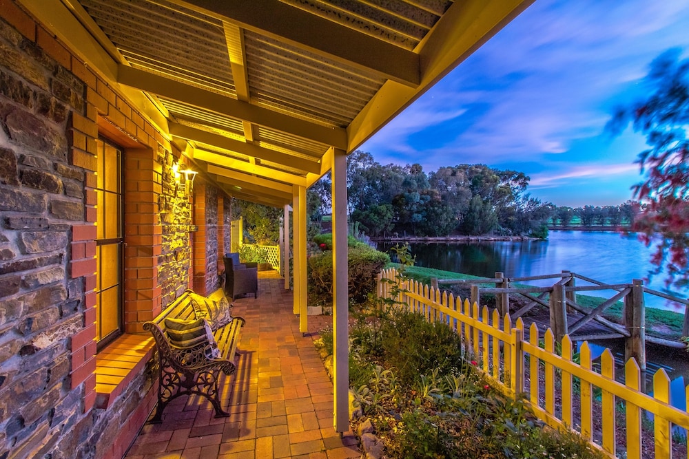 Premium Cottage, 2 Bedrooms, Lake View photo 2