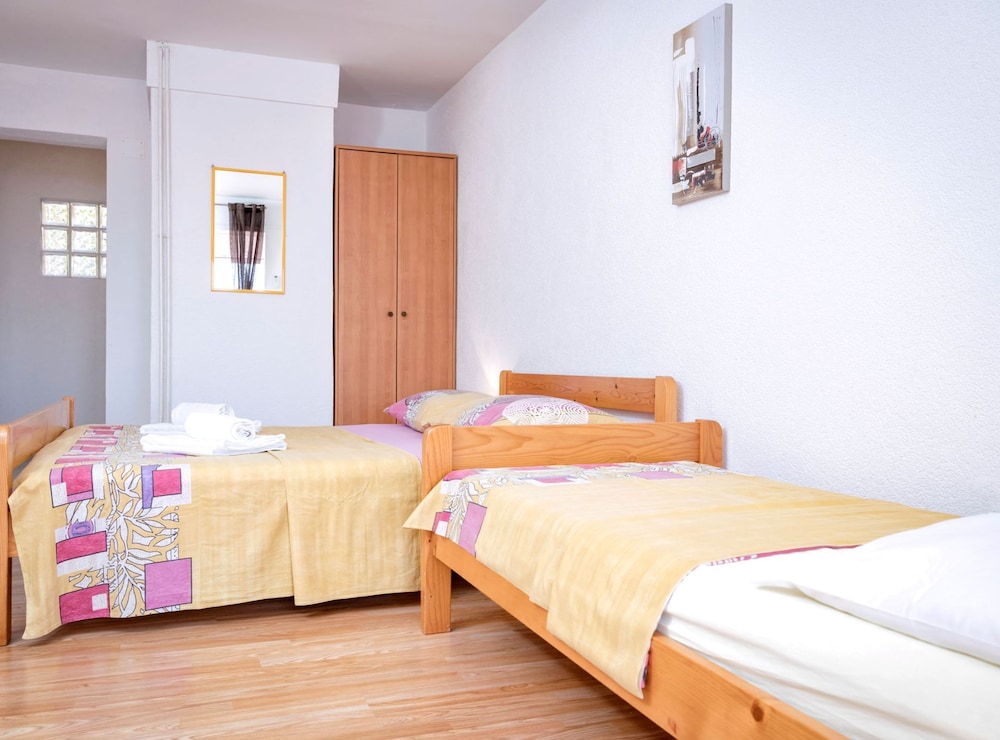 Apartment (Classic One Bedroom Apartment With Ba) photo 3