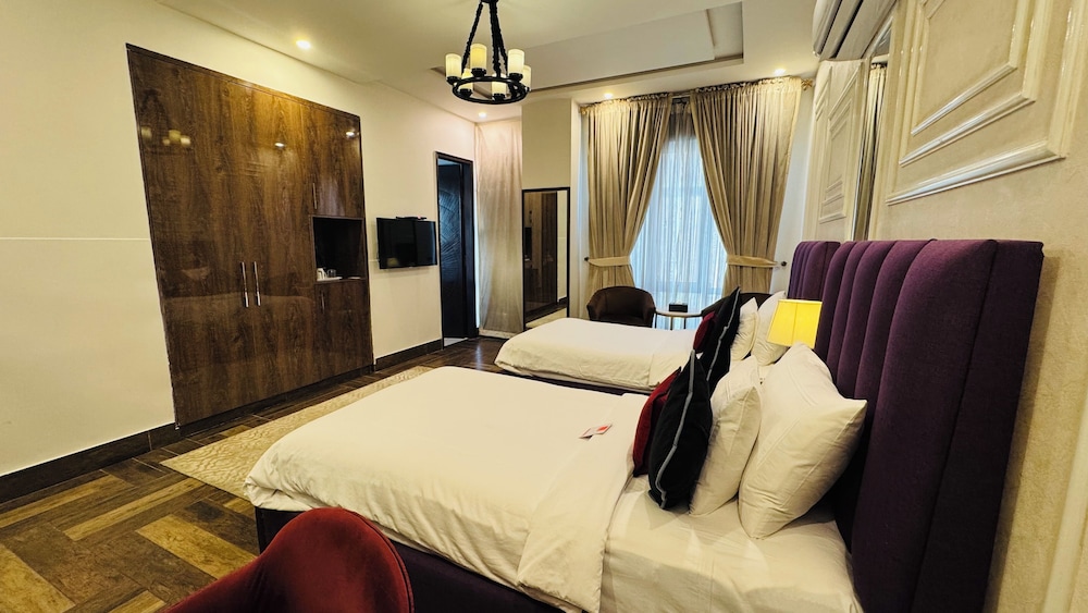Deluxe Double or Twin Room, City View photo 3