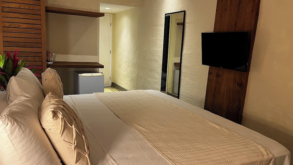 Premium Partial Sea View Suite
