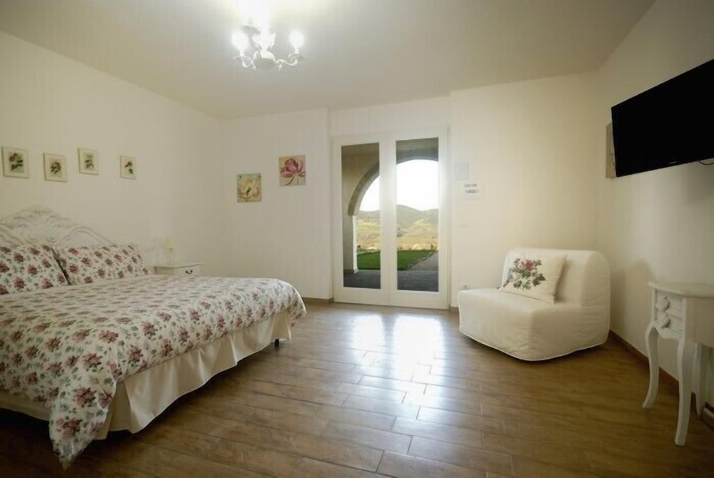 Superior Triple Room photo 2