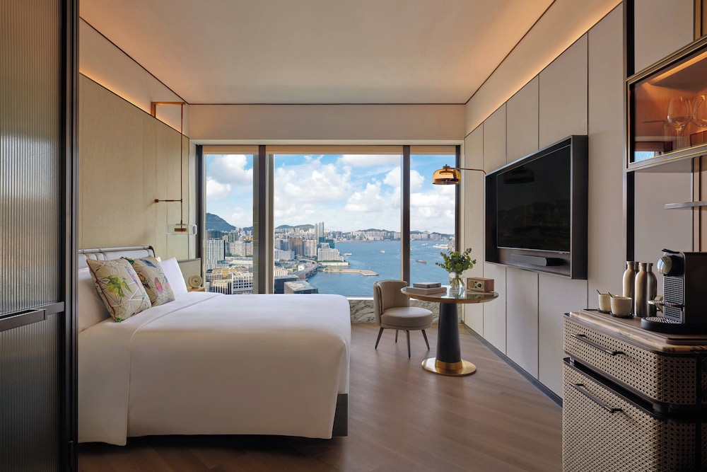 1 King Premium East Sea View