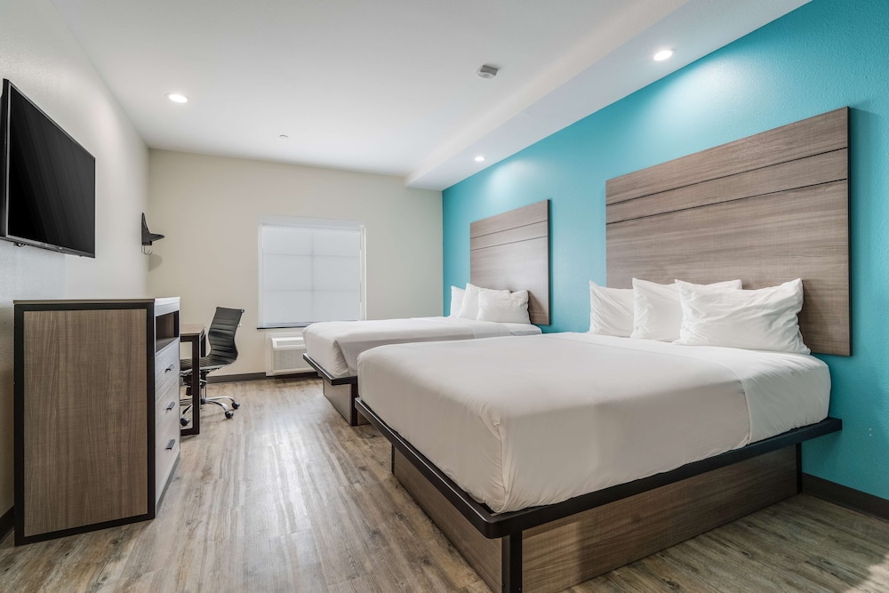 Room, 2 Queen Beds, Non Smoking, Kitchenette - Photo 2
