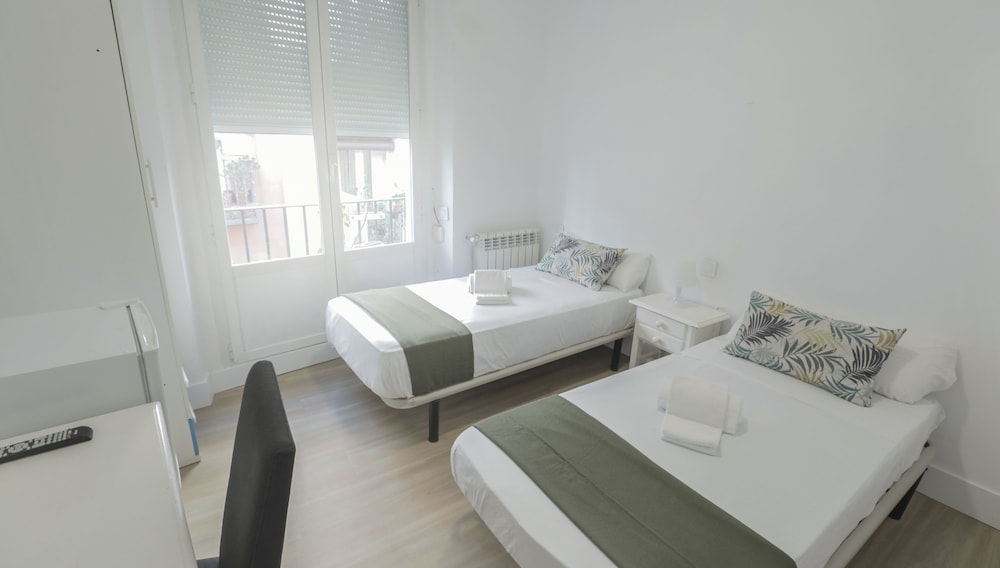 Basic Twin Room (with bunk bed, with extra bed)