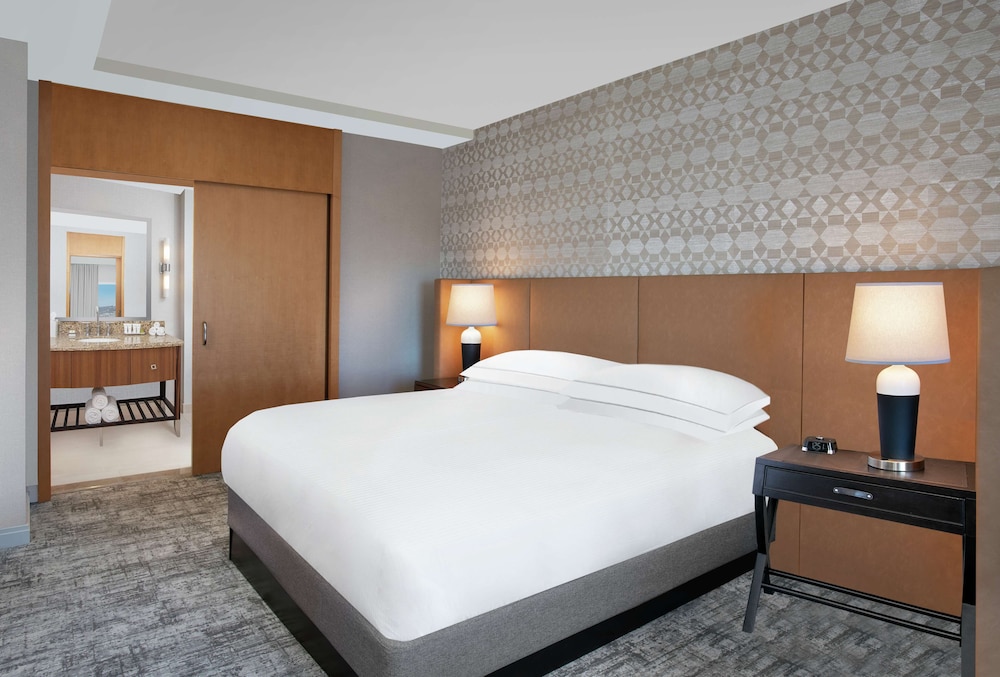 Suite, 1 King Bed