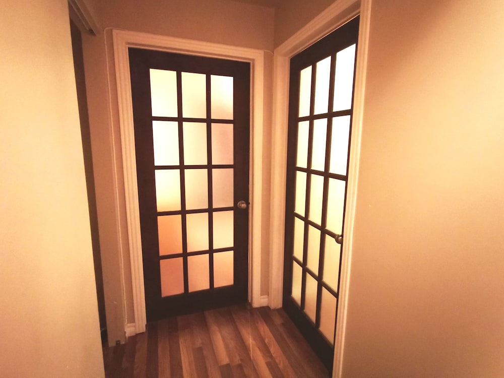 Room, 2 double beds separated by a wall, in 2 small units photo 2