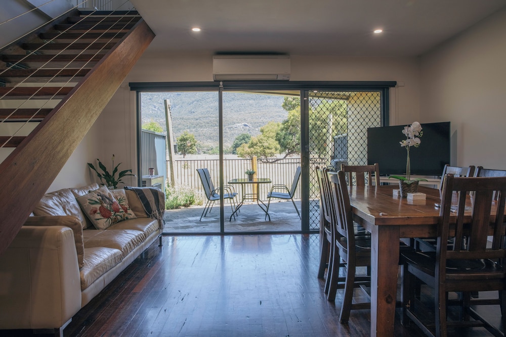 Family Townhome, 3 Bedrooms, Mountain View photo 1