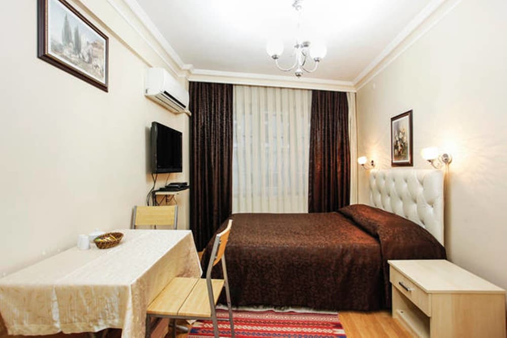 Basement Apartment photo 2