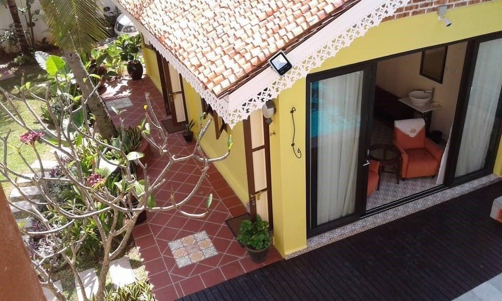 Pool Chalet photo 2