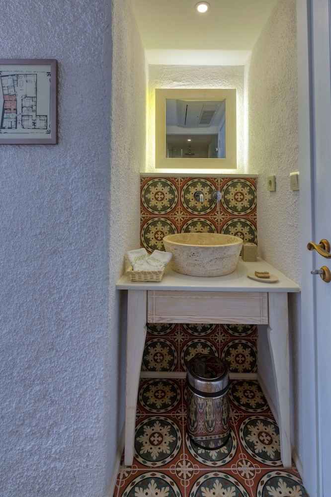 Exclusive Room (Courtyard View) photo 2