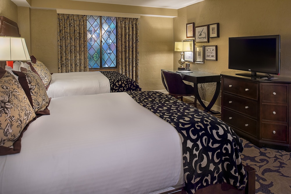 Deluxe Room, 2 Queen Beds - Photo 5