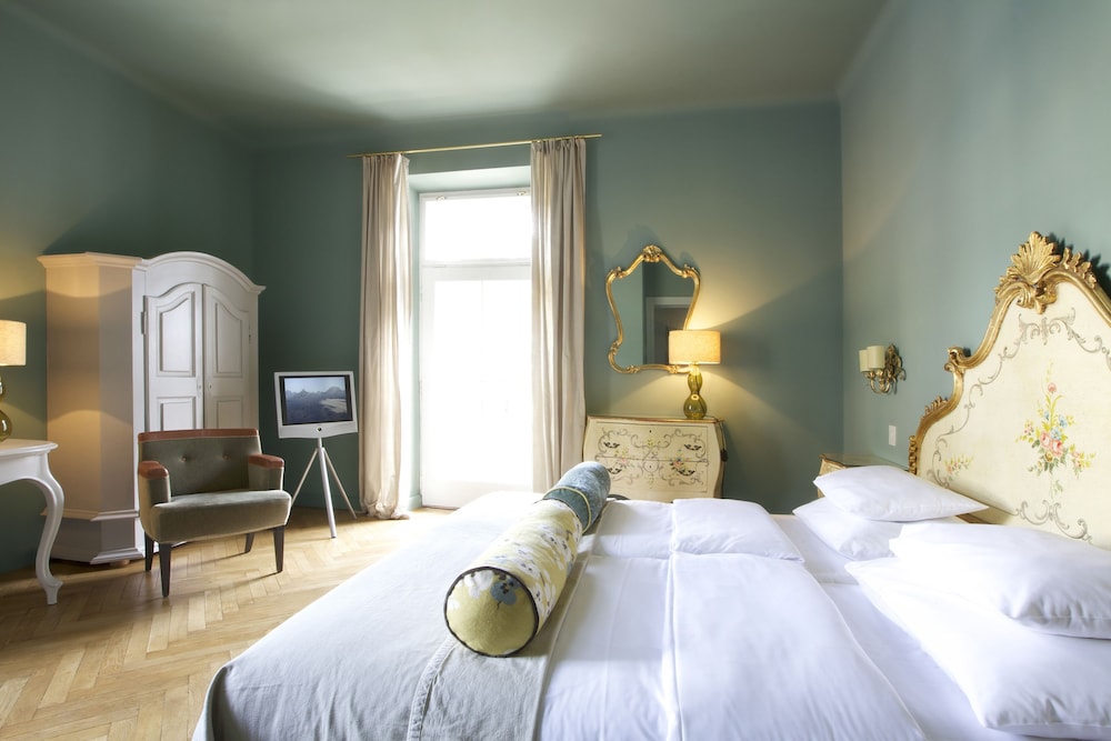 Deluxe Triple Room, Balcony photo 3