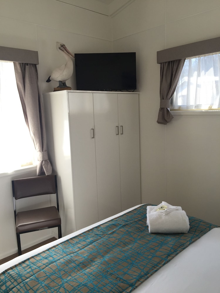 Two Bedroom Family Cabin photo 3