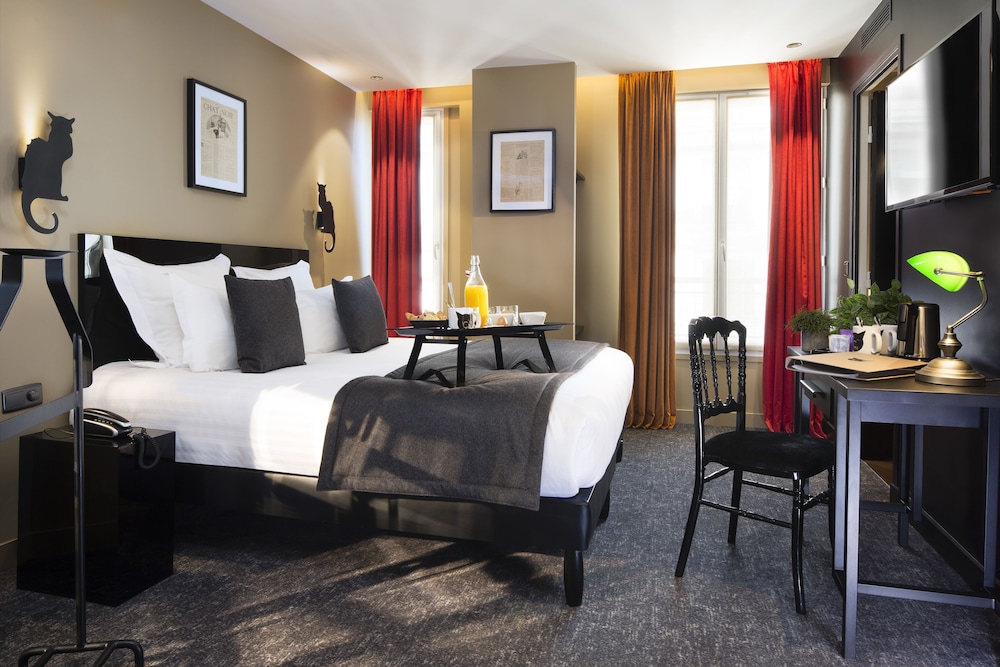 Standard Double or Twin Room thumbnail 6