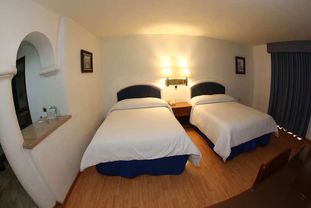 Classic Double Room, 2 Double Beds photo 2