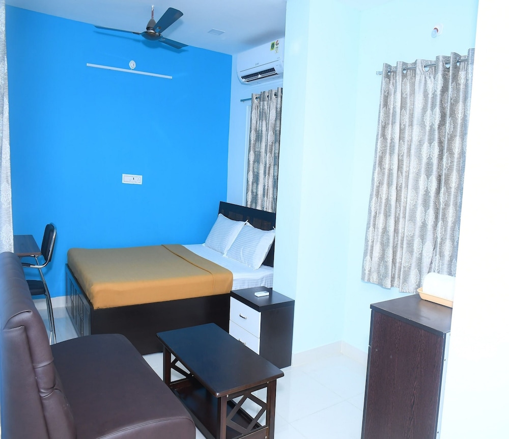 Standard Suite - Photo 1