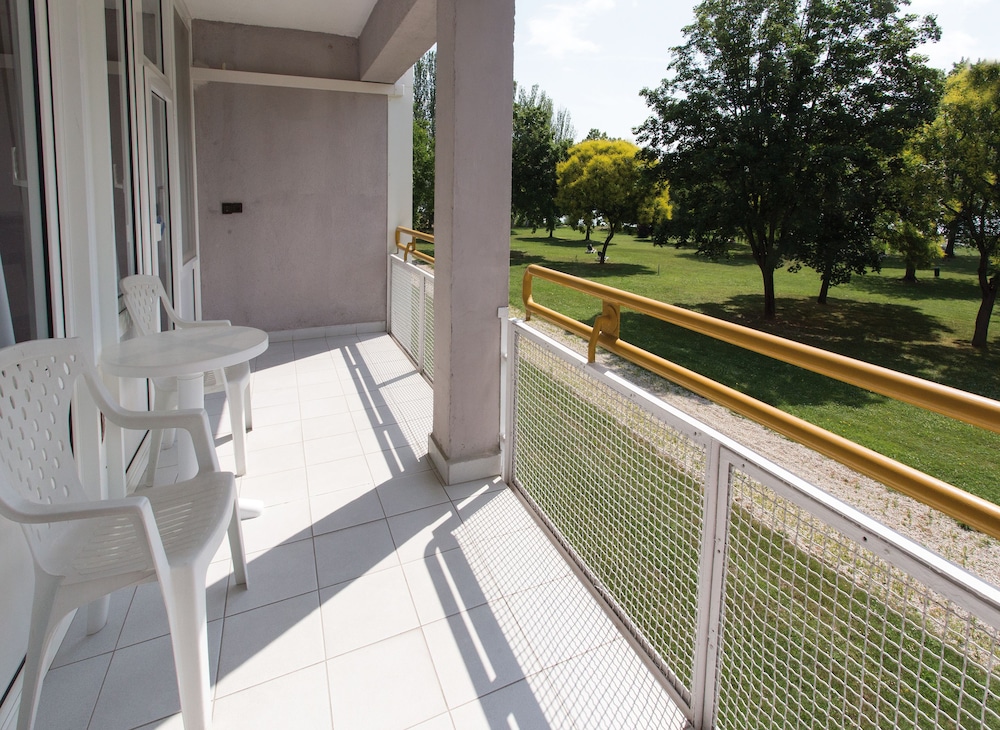 Executive Apartment, Lake View - Photo 6
