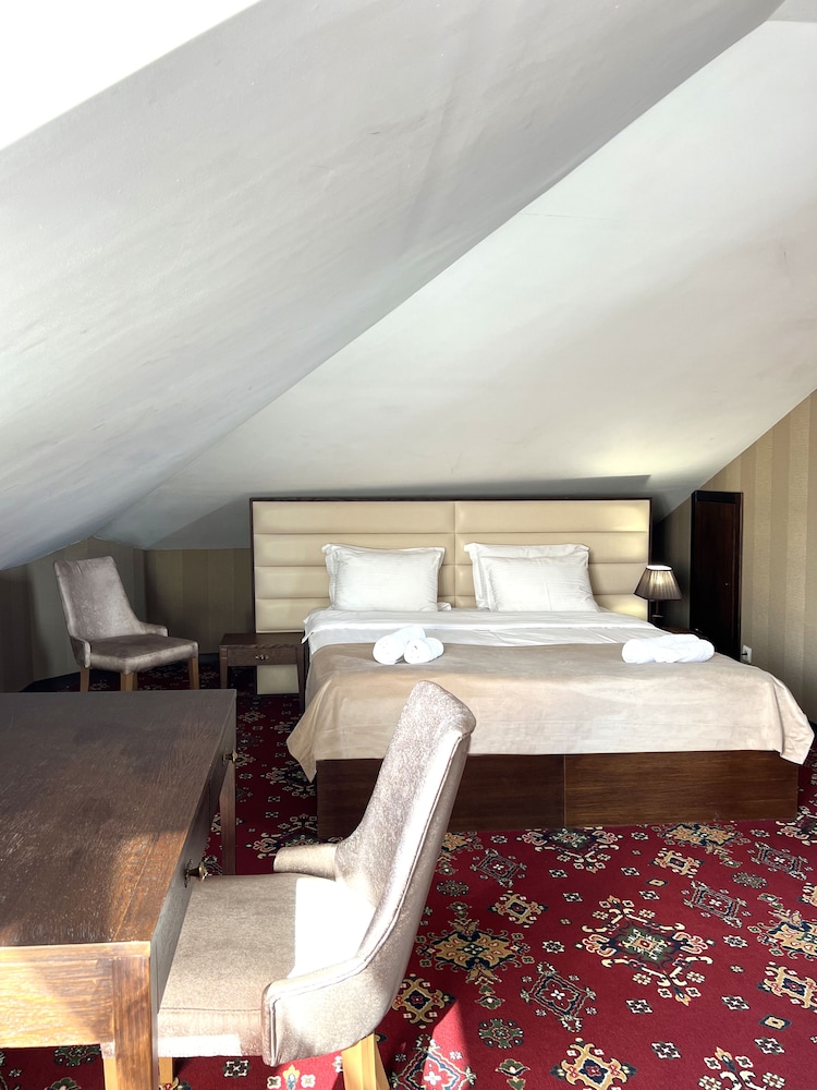 Standard Double Room, Balcony, City View photo 2