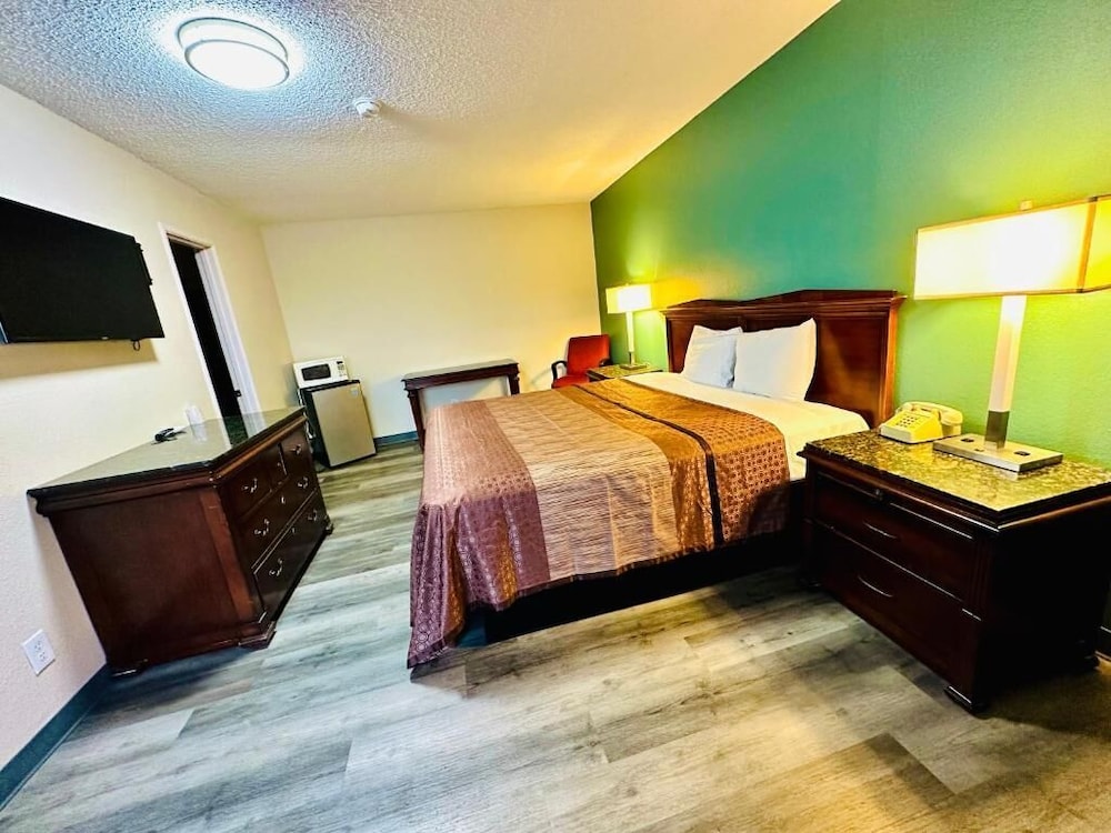 Standard Room, 1 King Bed, Non Smoking