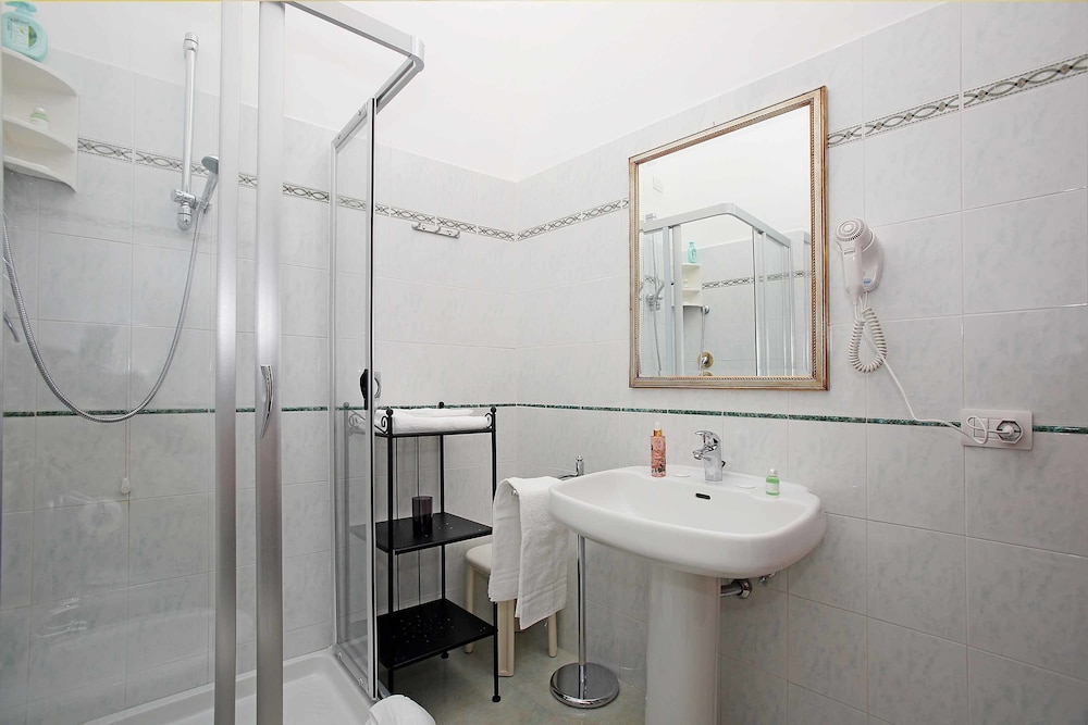 Single Room with External Bathroom photo 2
