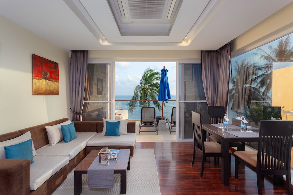 Jacuzzi Suite - Photo 11