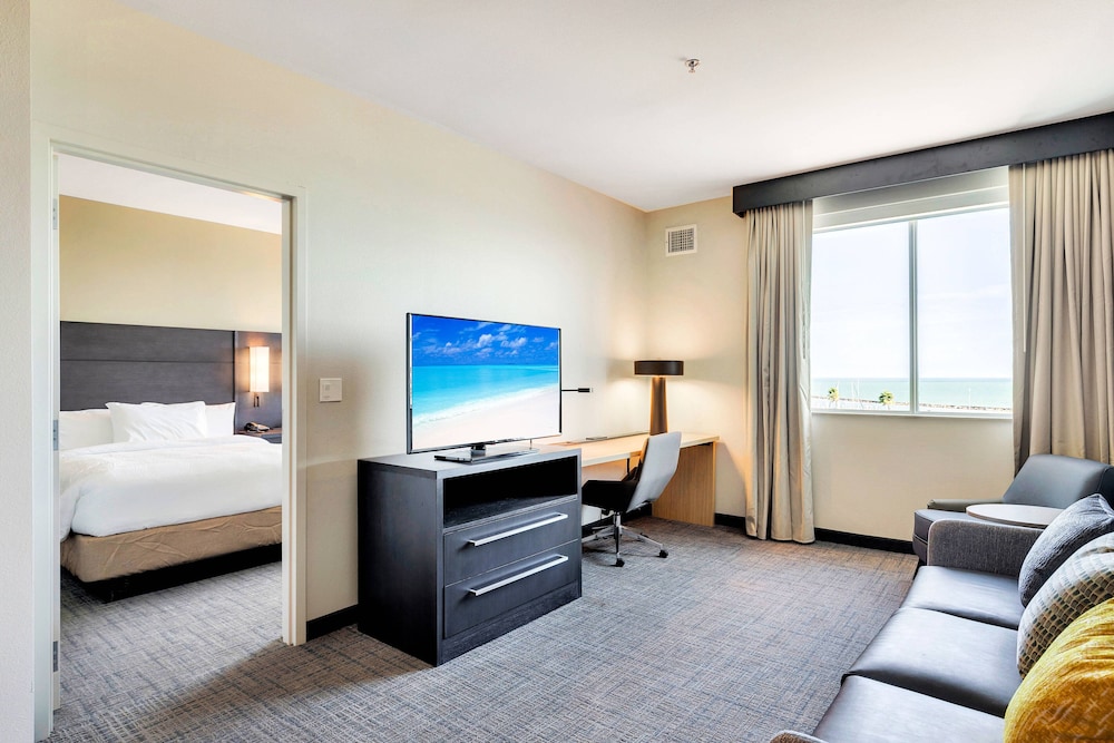 Suite, 1 Bedroom, City View - Photo 3
