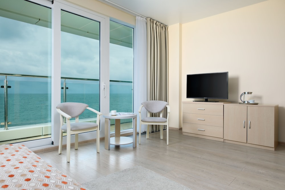 Standard Double or Twin Room, 1 Double or 2 Twin Beds photo 2