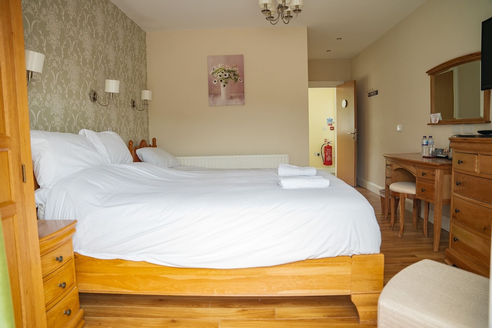 Deluxe Double Room, 1 King Bed, Accessible, Mountain View photo 3