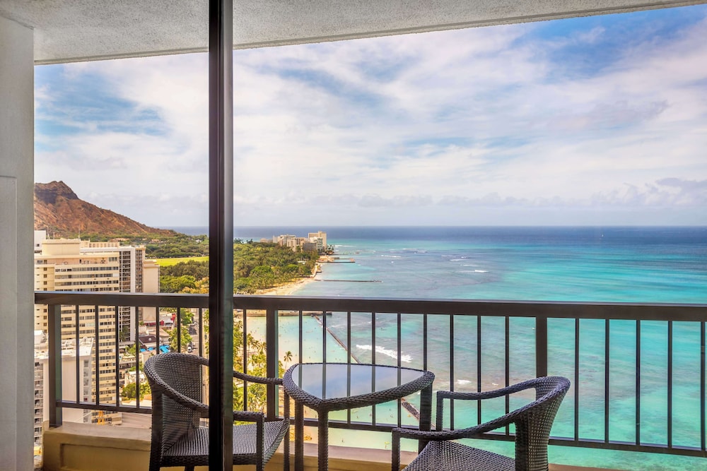 Room, 1 King Bed, Oceanfront (diamond Head)