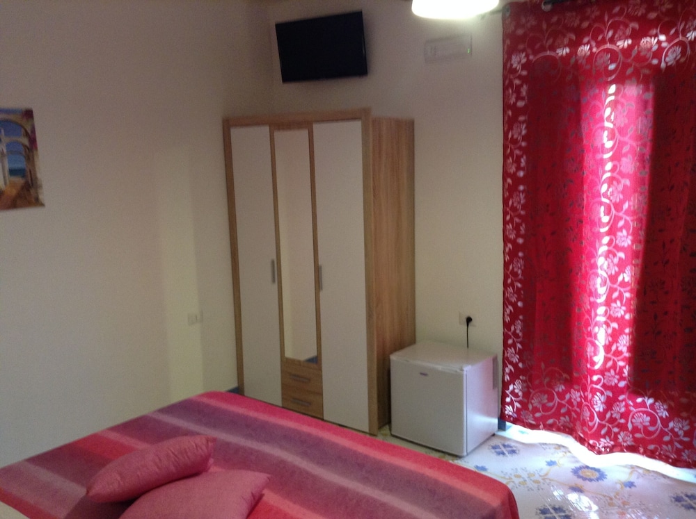 Basic Triple Room photo 1