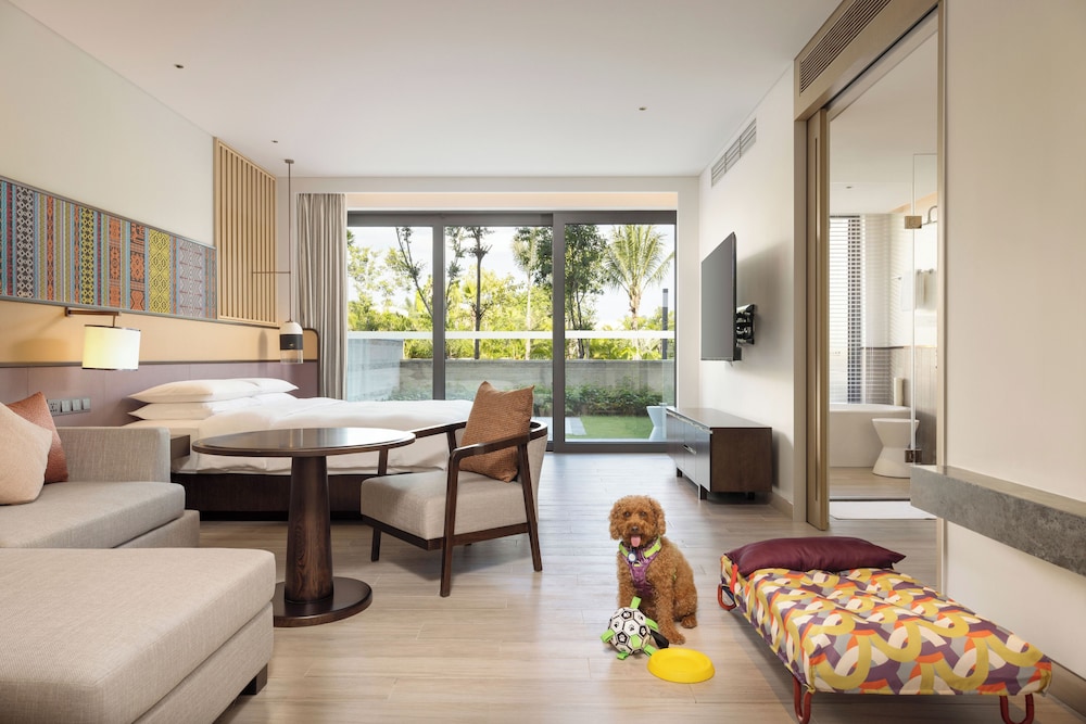 1 King Bed Dog Friendly Courtyard Deluxe - Photo 2