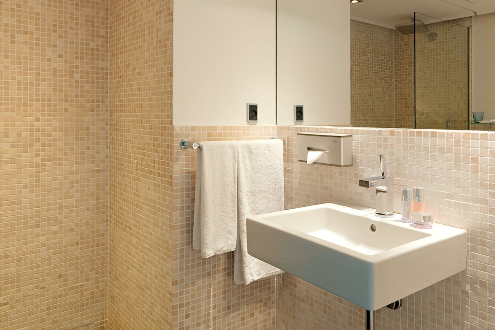 Suite (Harbour) - Photo 6