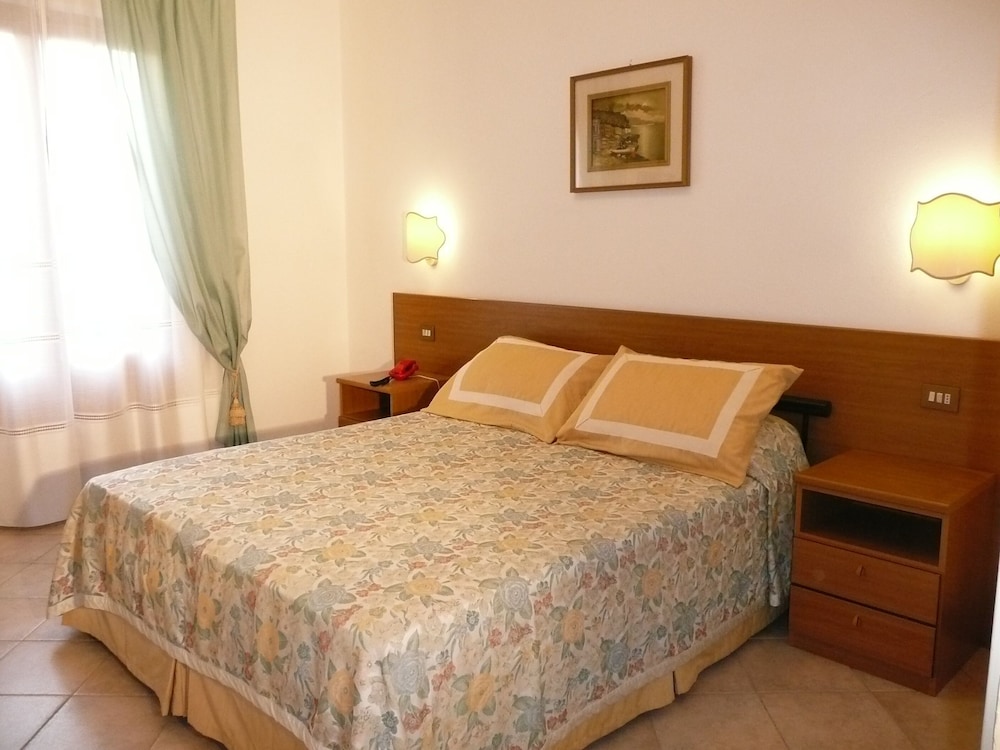 Classic Double Room, Balcony - Photo 1