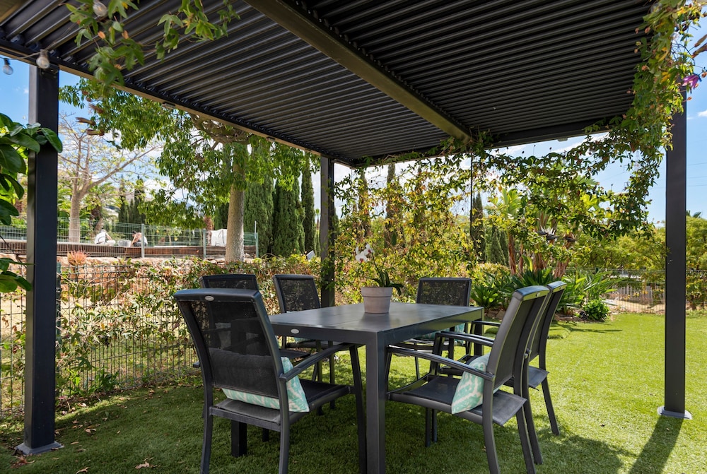 Villa photo 2