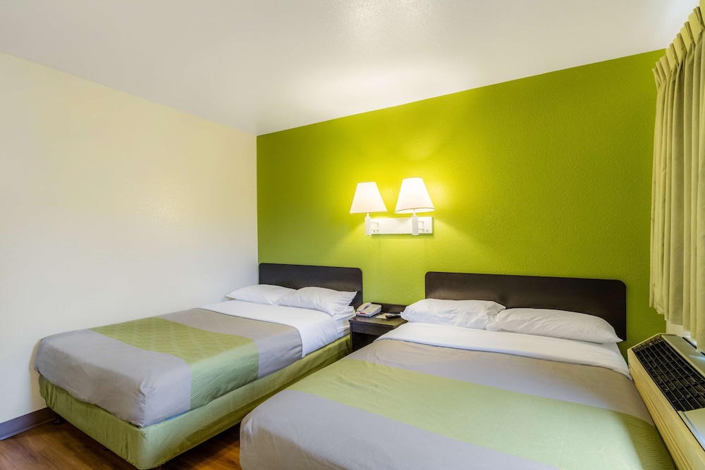 Deluxe Room, 2 Double Beds, Accessible, Non Smoking photo 2