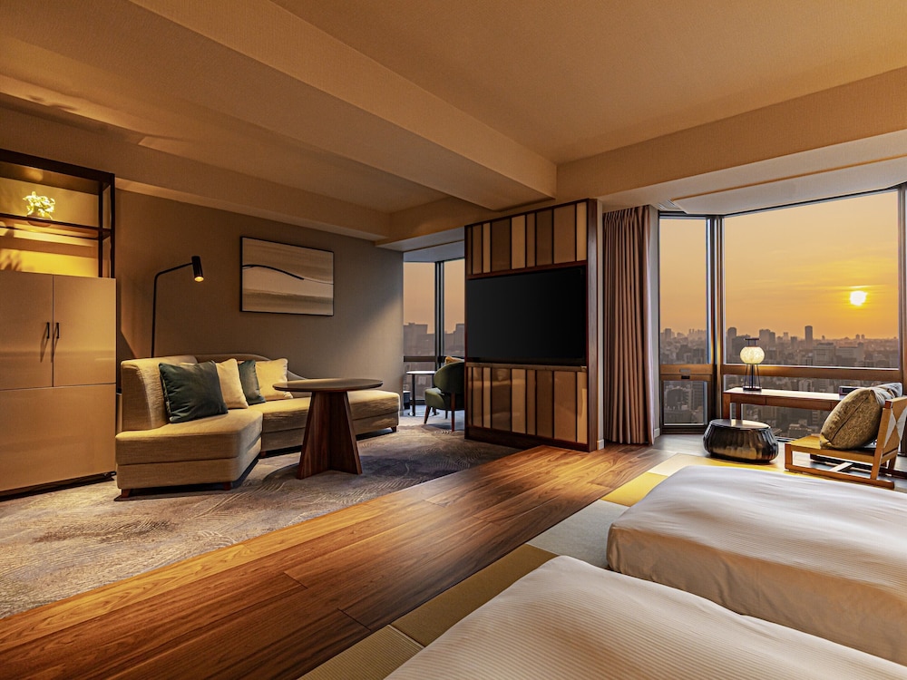 Executive Junior Suite with City Side with 1Extra Bed (3 adults), Non Smoking