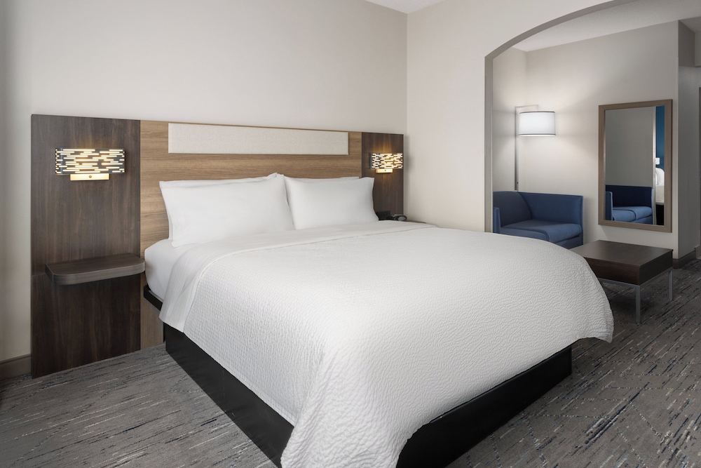 Standard Room, 1 King Bed, Jetted Tub - Photo 1